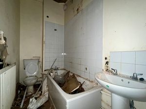 Photo 2- click for photo gallery